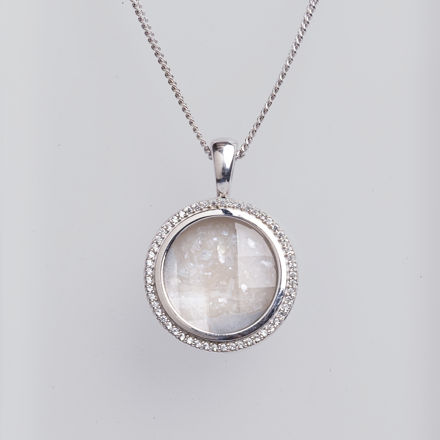 Round Pendant